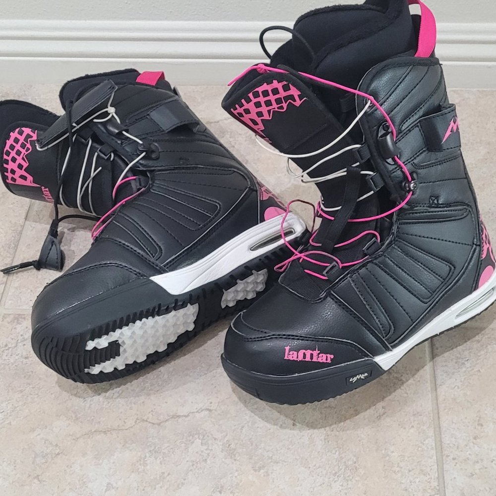 Womens snowboard boots size 9